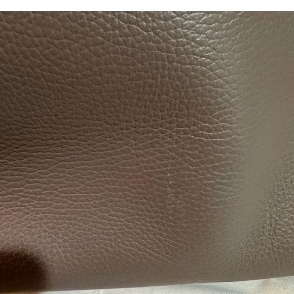 Cuyana 13” System Tote with laptop sleeve and adjustable strap - Picture 12 of 14